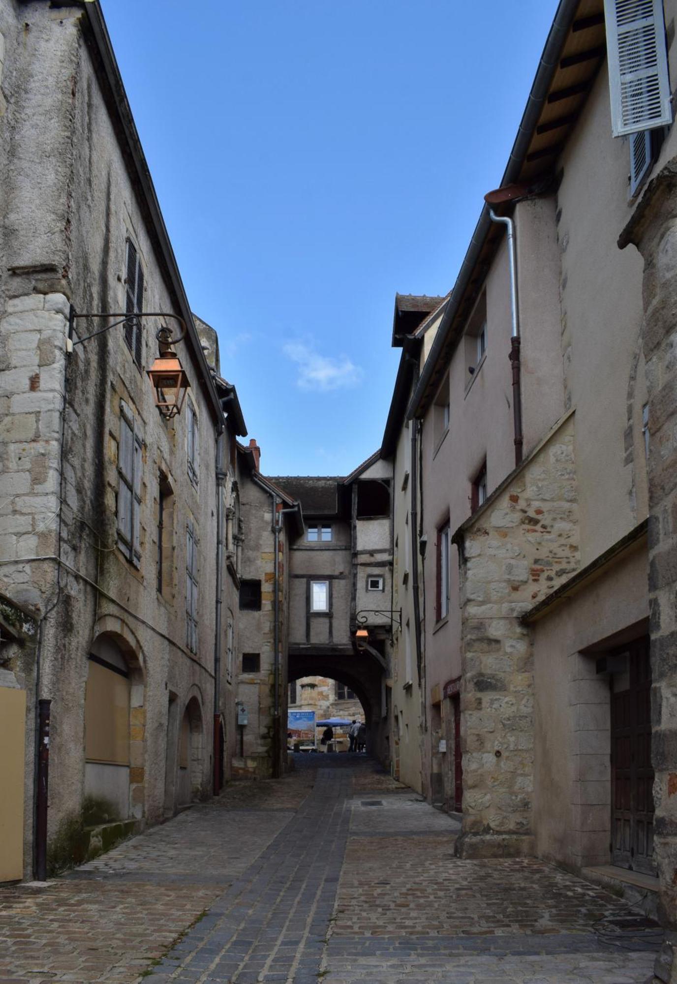 Le Troglodyte - Home Homy Montlucon Exterior photo